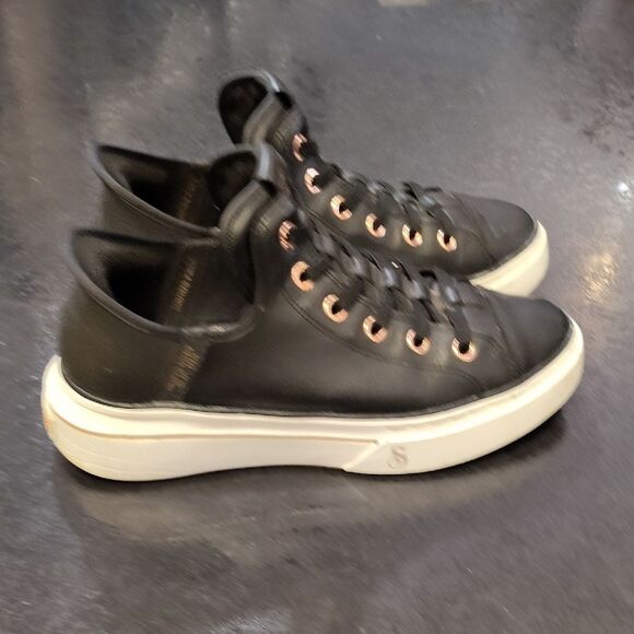 Skechers Black Sneakers with Classic Low-Top Design - Picture 3 of 5